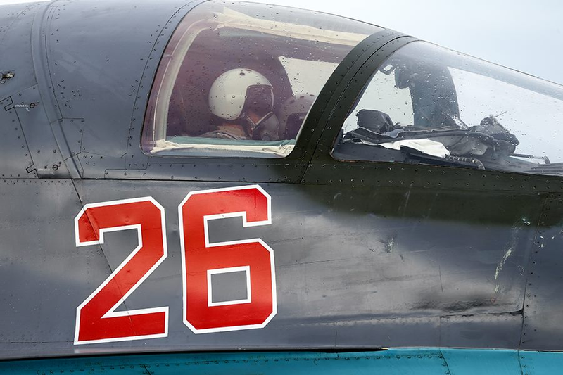Illustration for article titled Watch The Kremlin's Warplanes Hightail It Out Of Syria And Back To Mother Russia